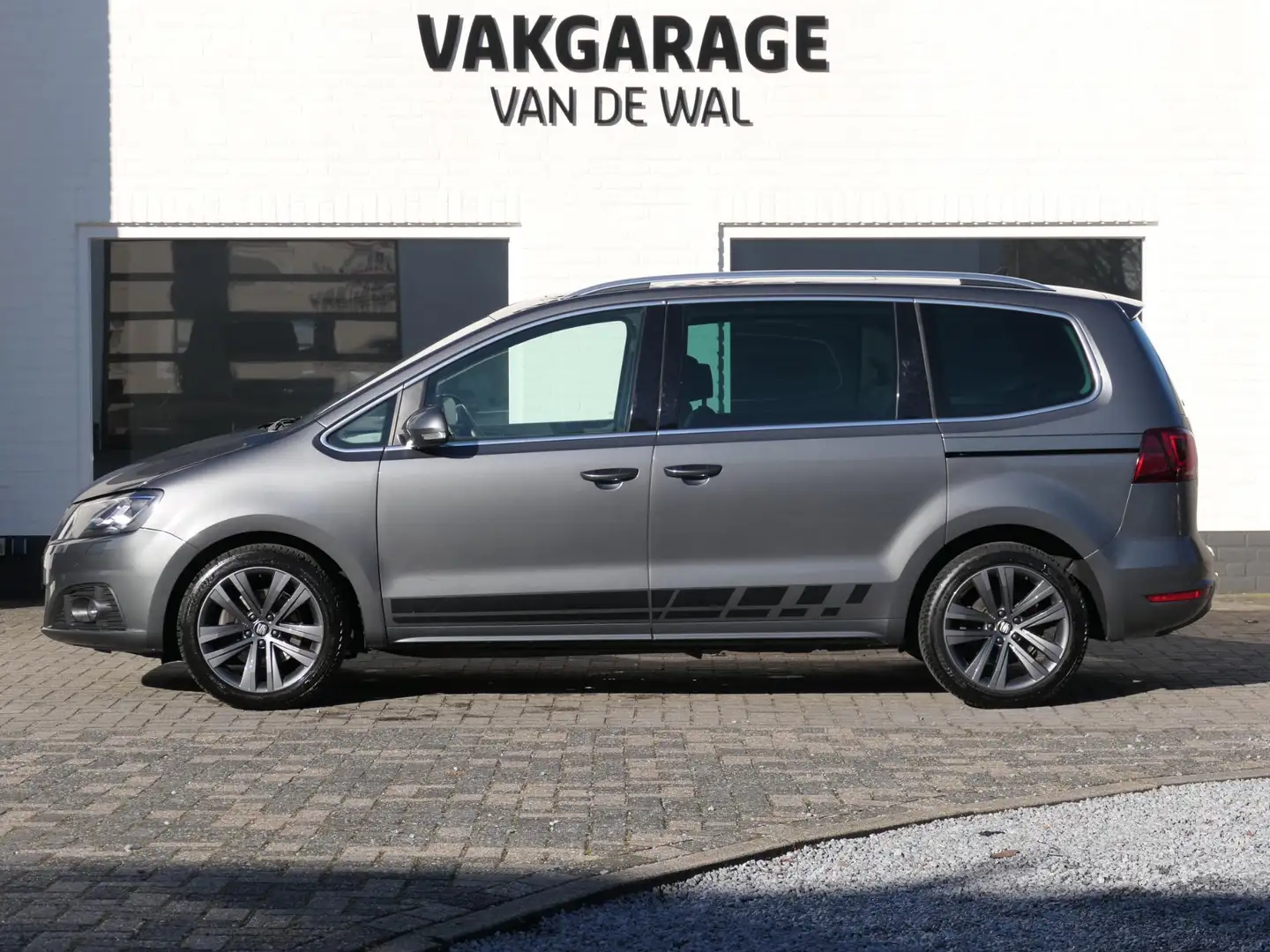 SEAT Alhambra FR-Line | 7-persoons | Panoramadak | Trekhaak | Me Gris - 2