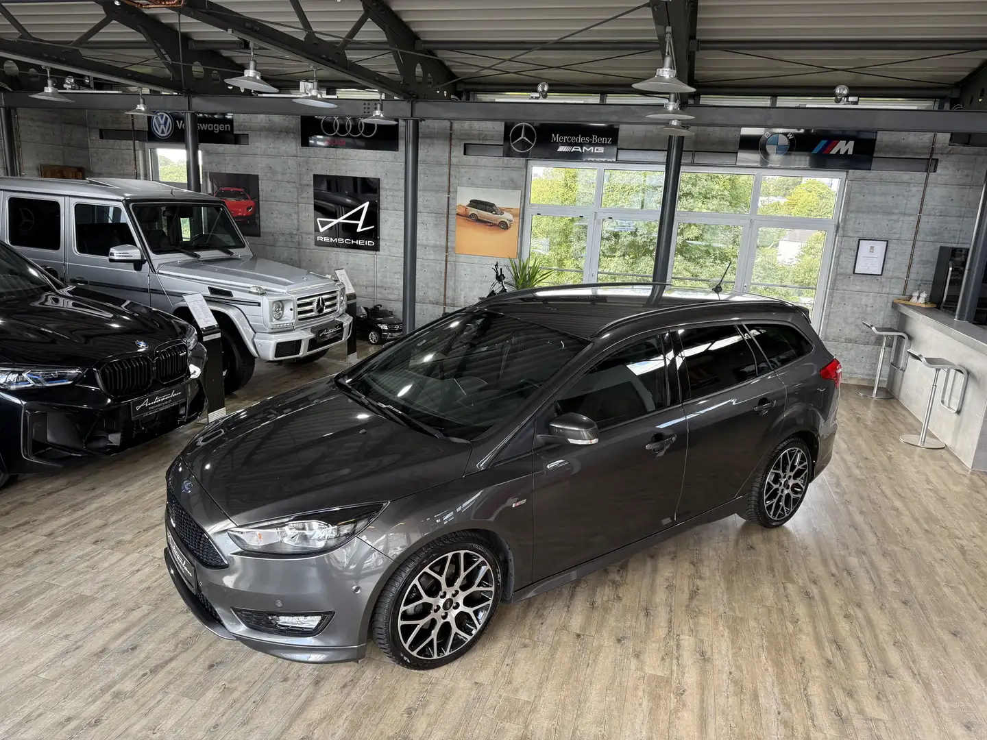 Ford Focus ST-Line Automatik*KAMERA*NAVI*CARPLAY Grau - 2