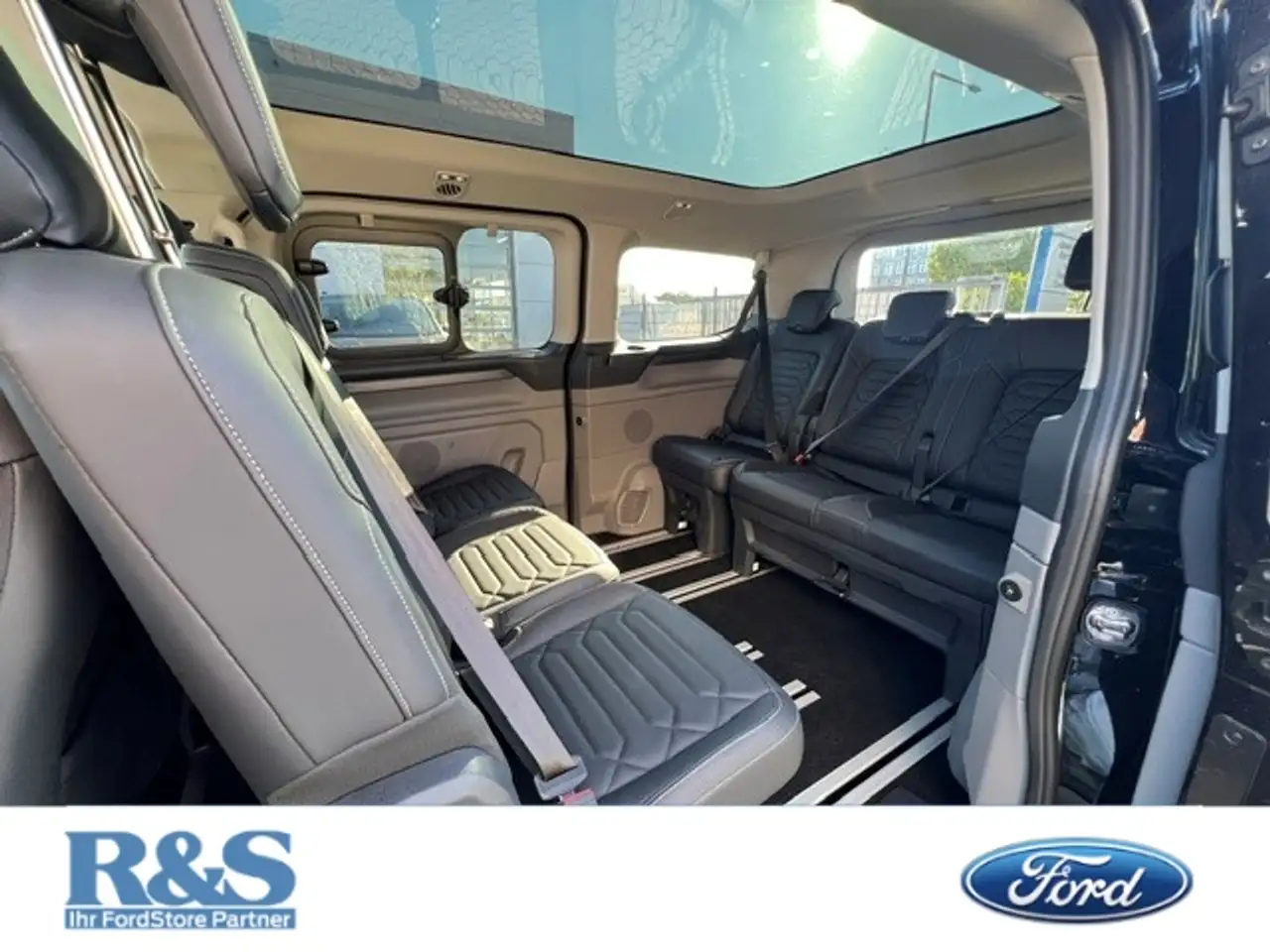 Ford Tourneo 320 L1 Titanium X-Paket 5 Jahre Garantie, миниатюра 2