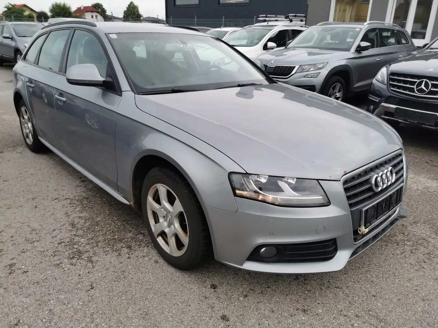 Audi A4 Attraction Grau - 2