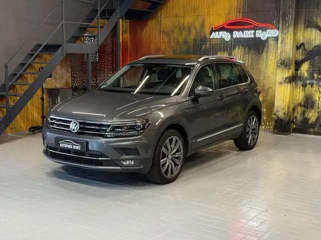 Volkswagen Tiguan view 3