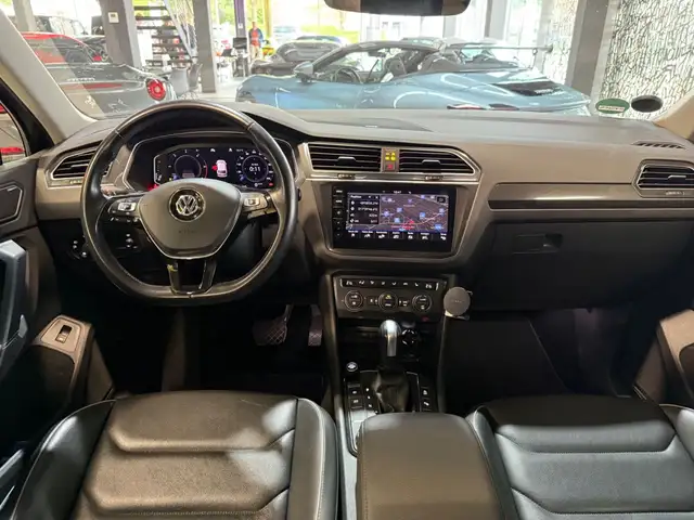 Volkswagen Tiguan view 11