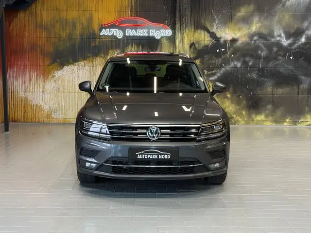 Volkswagen Tiguan view 2
