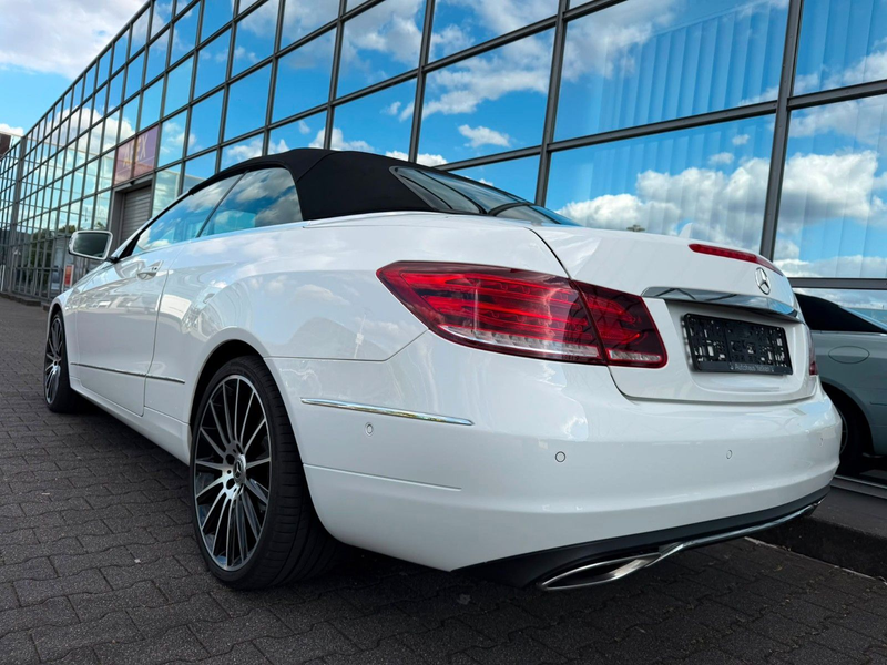 Mercedes-Benz E 350 E Cabrio AMG Leder Navi LED — photo 12