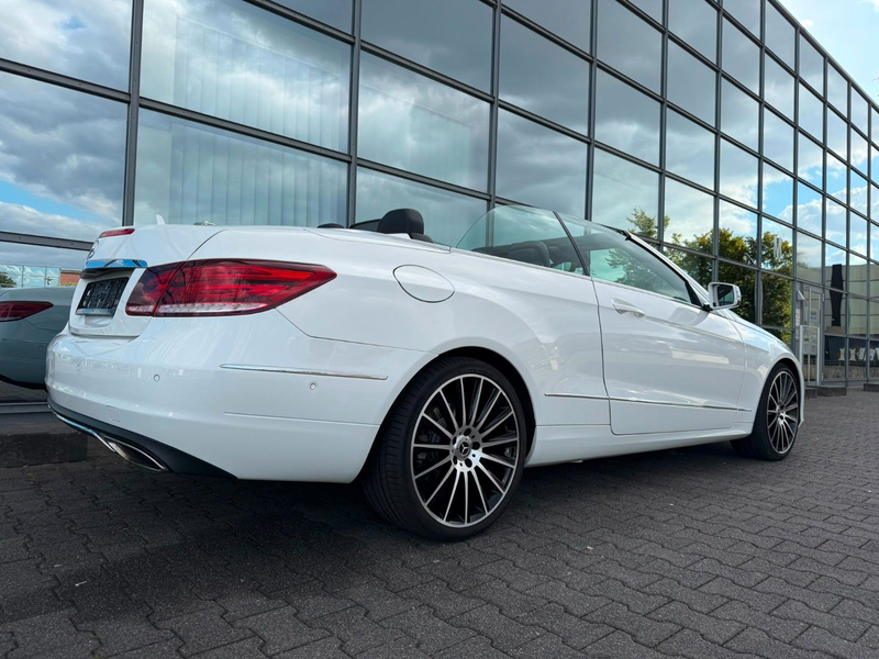 Mercedes-Benz E 350 E Cabrio AMG Leder Navi LED — photo 9