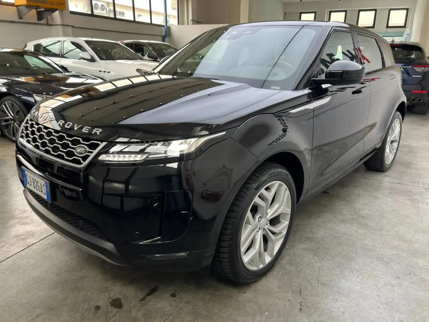 Land Rover Range Rover Evoque 1.5 I3 PHEV 300 CV AWD Auto Nero - 2