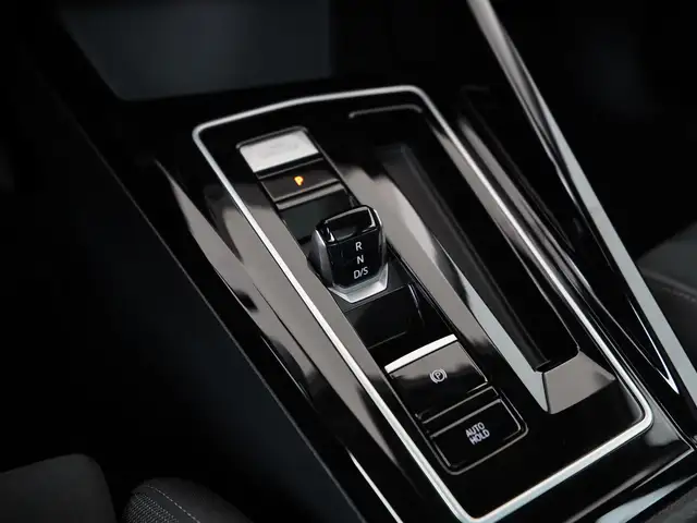 Volkswagen Golf view 11