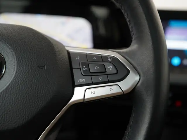 Volkswagen Golf view 10