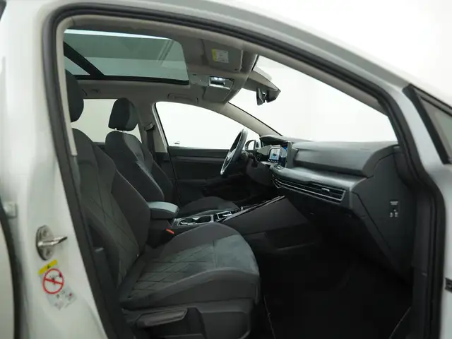 Volkswagen Golf view 3