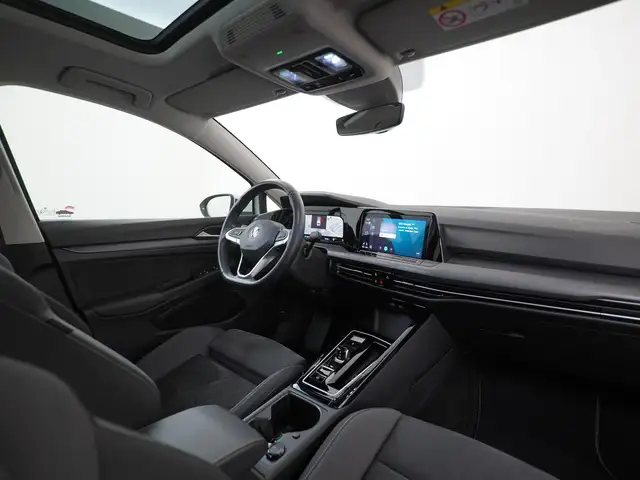 Volkswagen Golf view 2