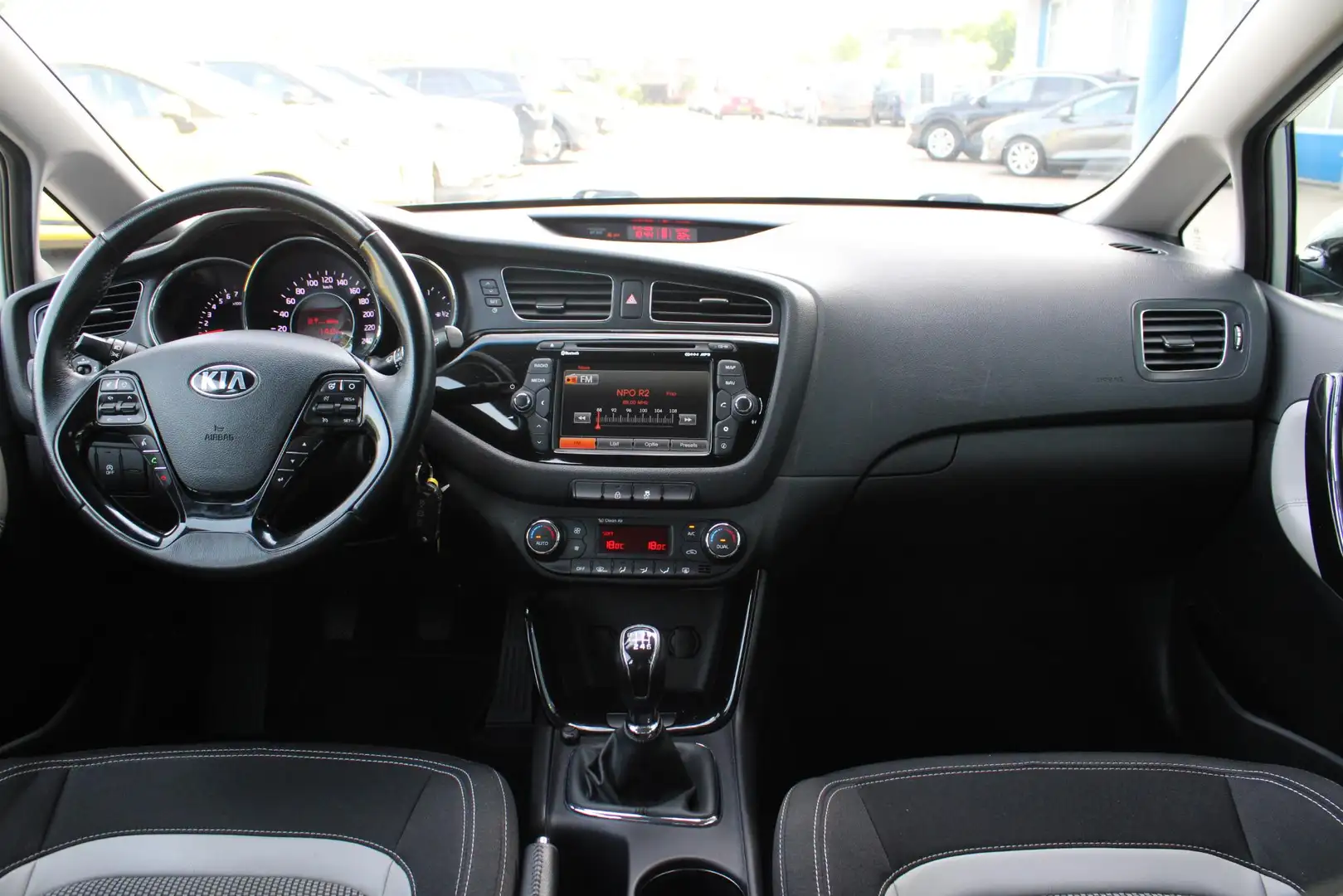 Kia Ceed SW / cee'd SW Sportswagon 1.6 GDI Plus Pack | Trekhaak | Camera Grijs - 2