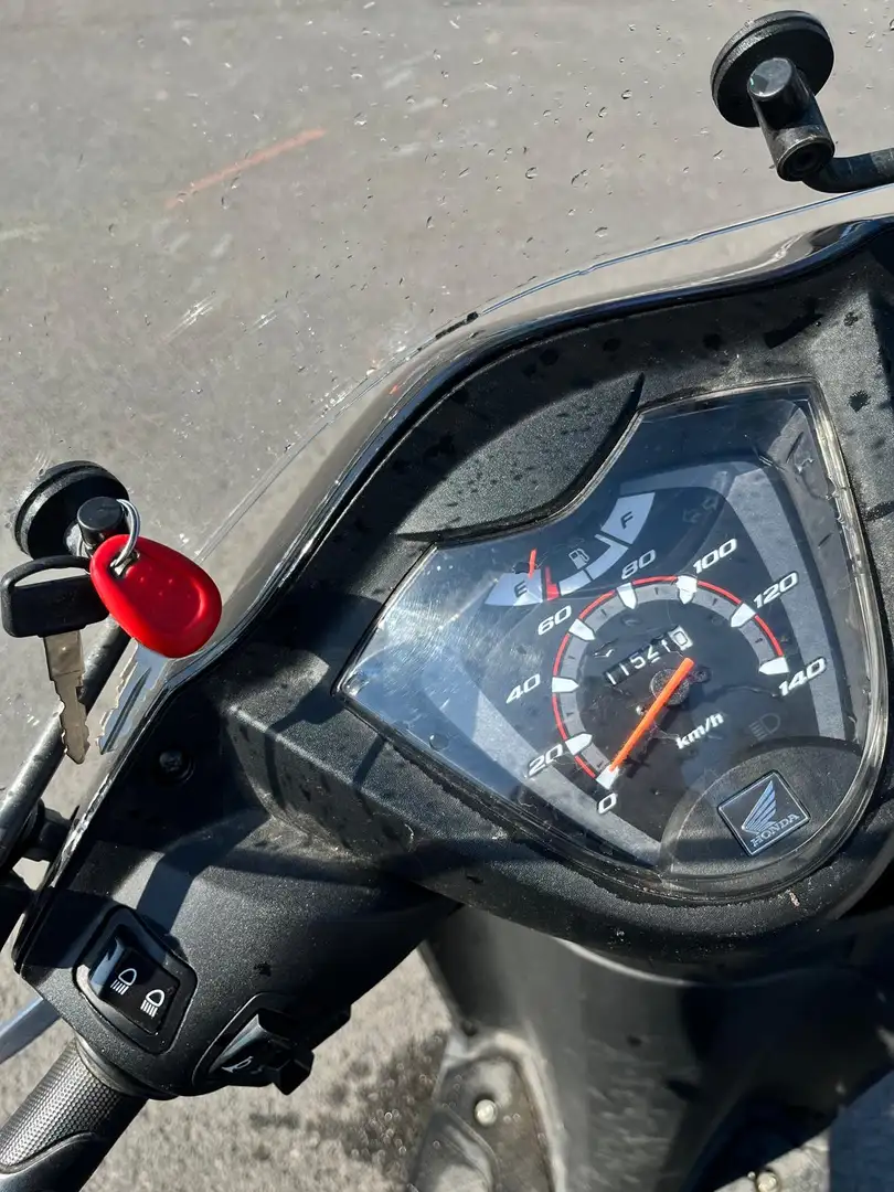 Honda Vision 110 executive avec porte gsm , parebrise et coffre Nero - 1