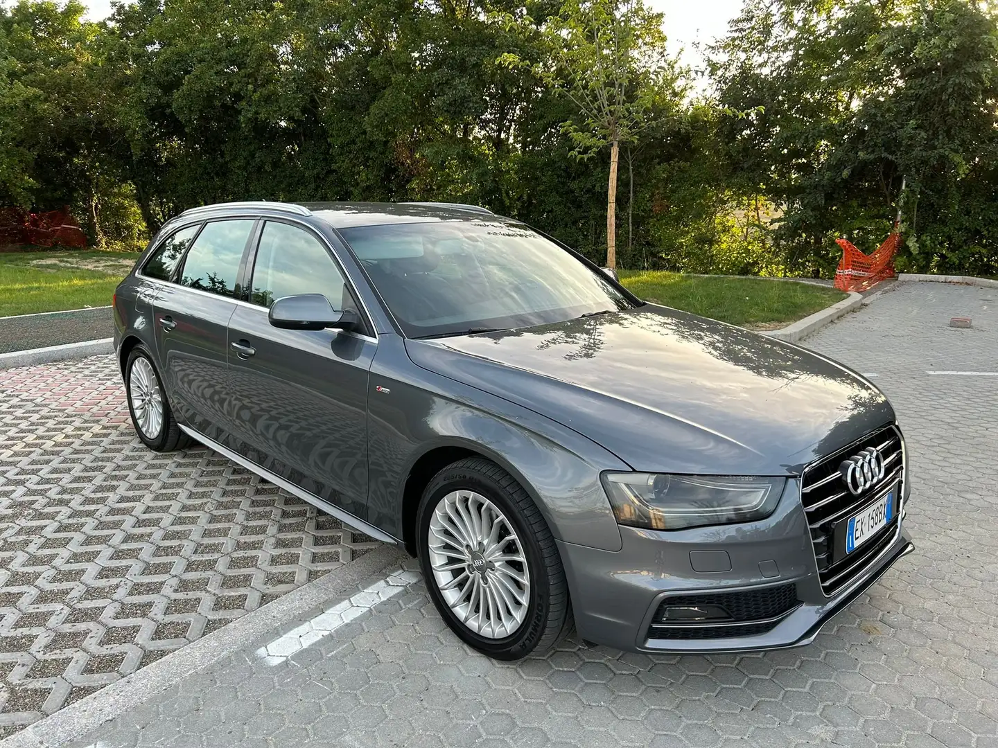 Audi A4 allroad 2.0 tdi Business Plus 177cv s-tronic Gris - 1