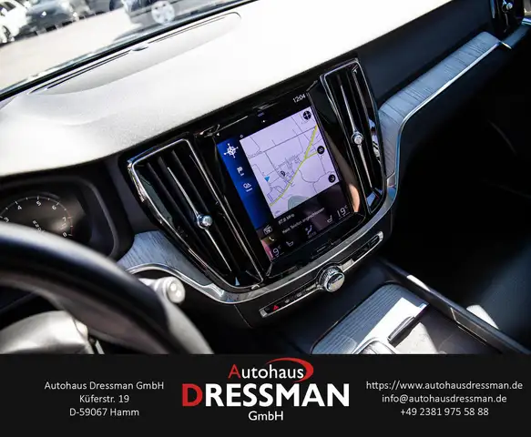 Volvo V60 Cross Country view 15