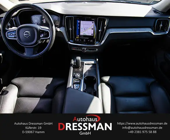 Volvo V60 Cross Country view 13