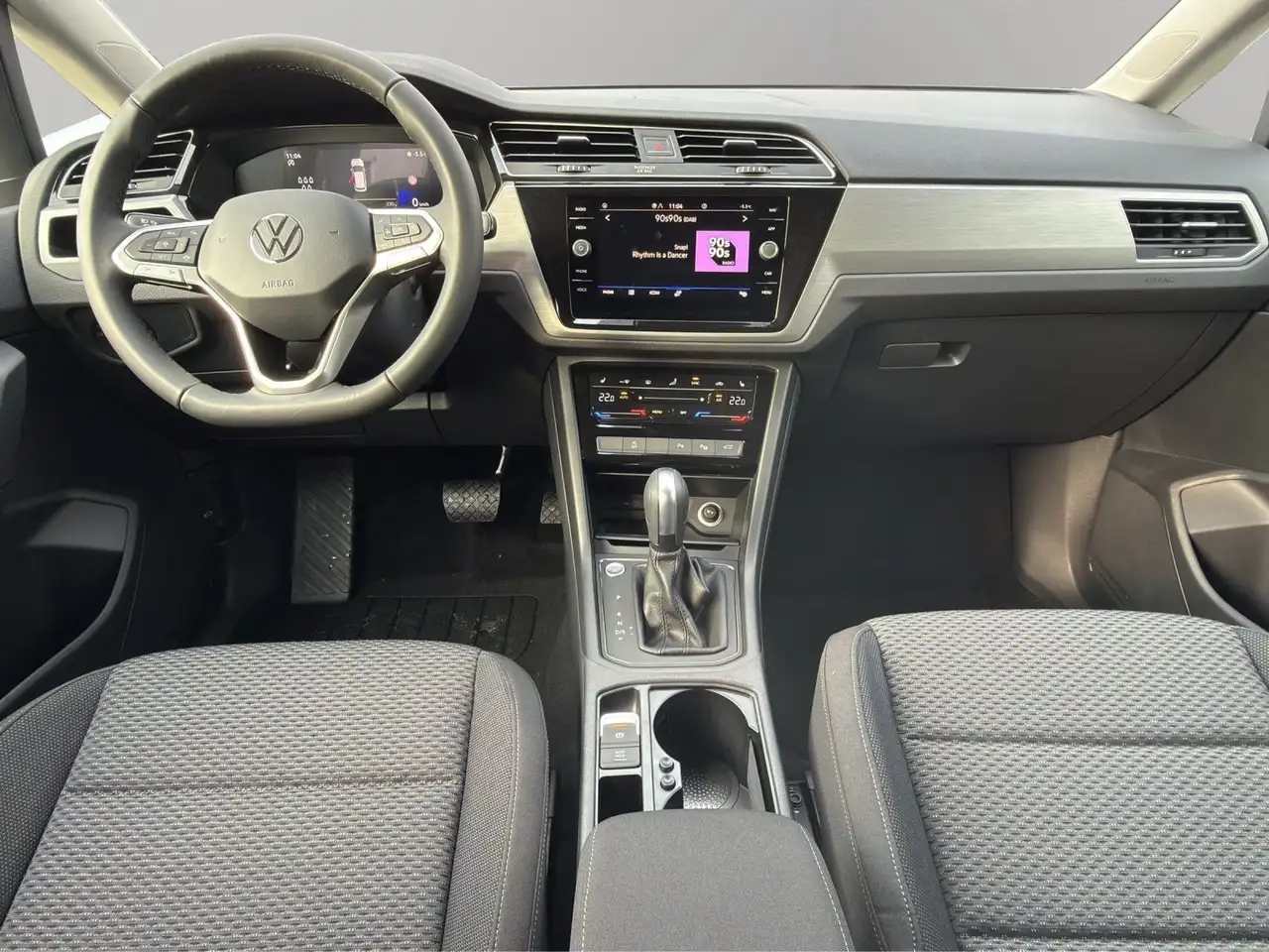 Volkswagen Touran Comfortline 1.5 TSI DSG AHK+ACC+IQ.LIGHT 14