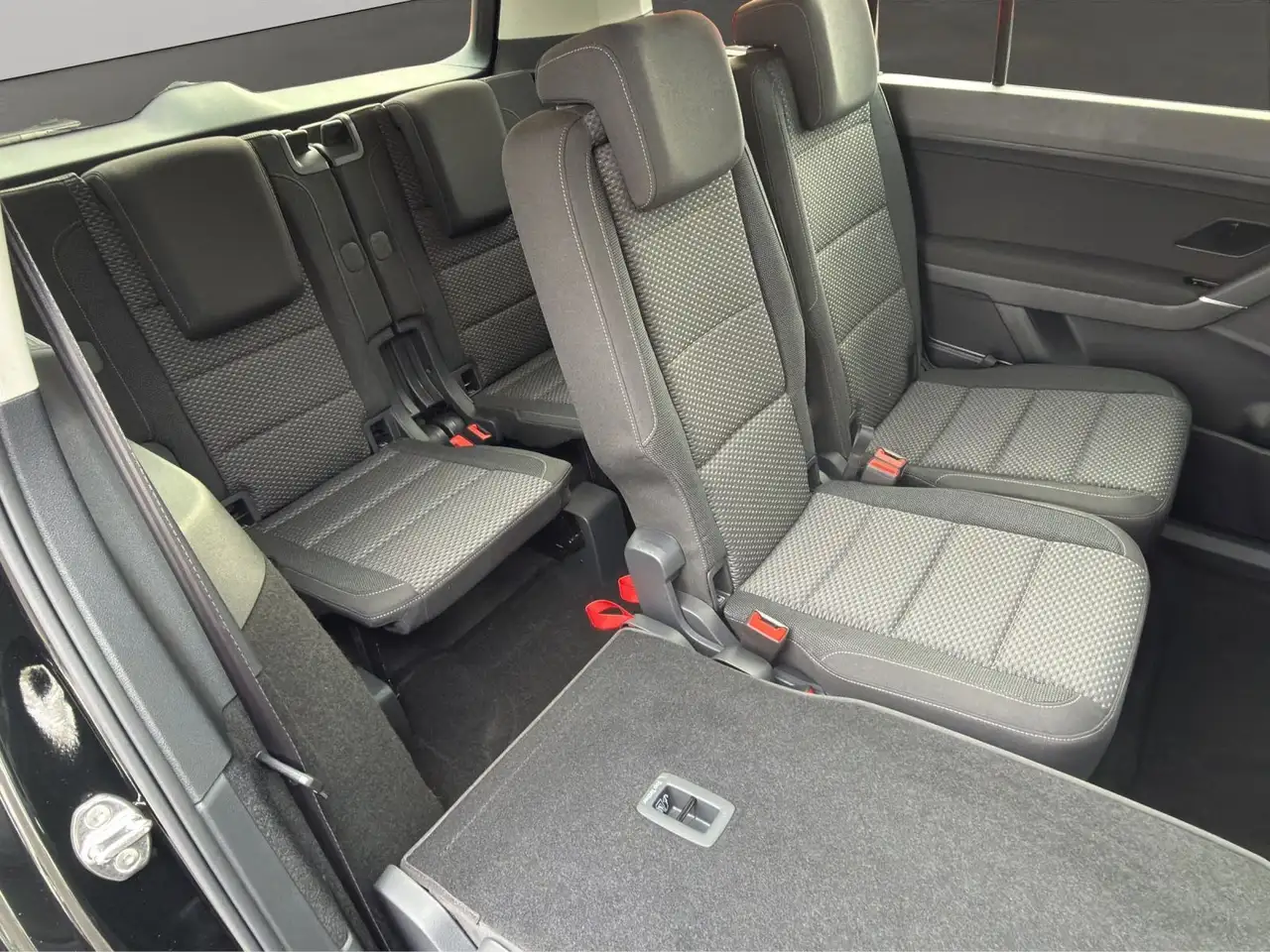 Volkswagen Touran Comfortline 1.5 TSI DSG AHK+ACC+IQ.LIGHT 15
