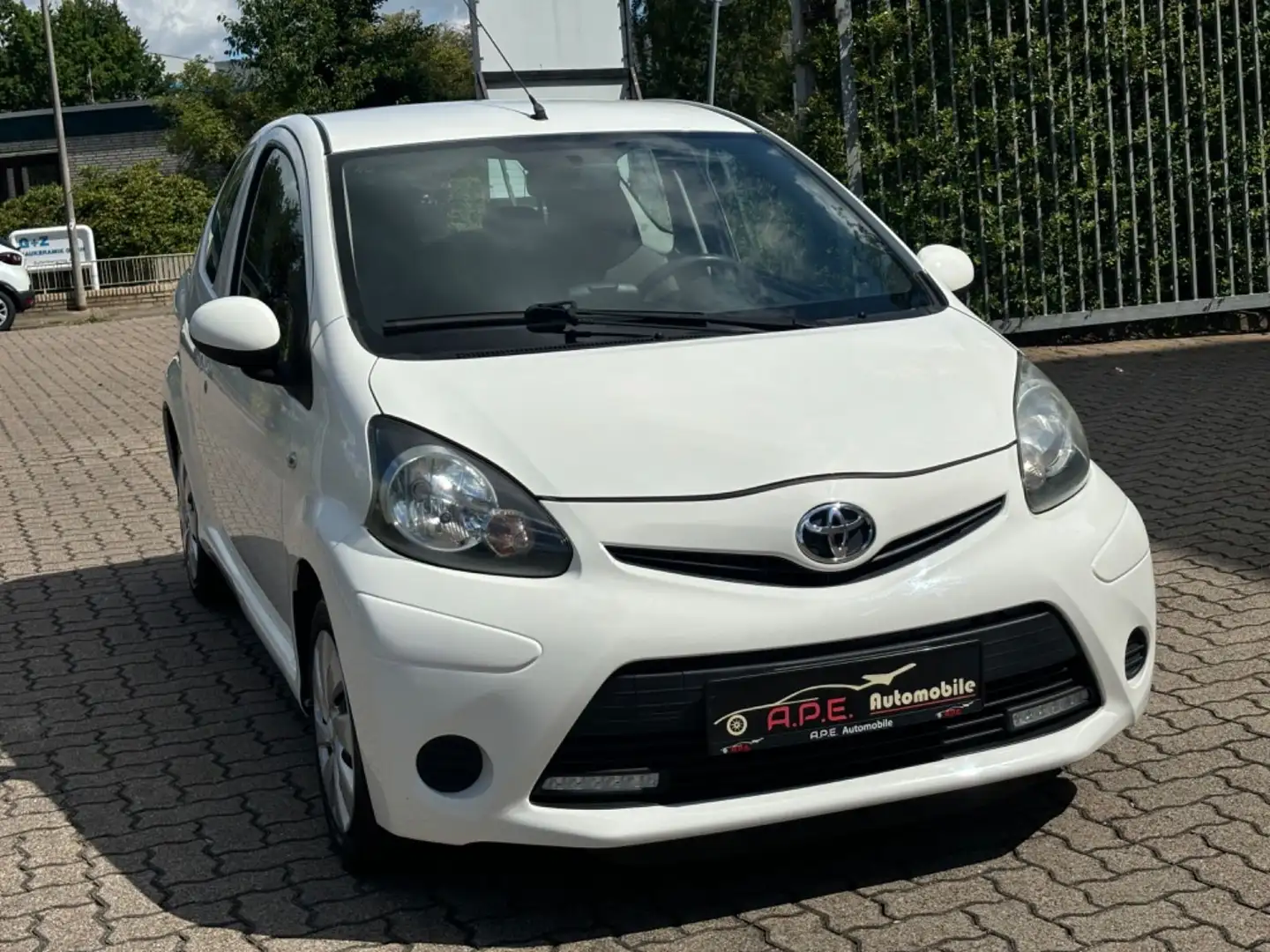 Toyota AYGO Cool Go Klima Navi 30.000km GARANTIE Wit - 1