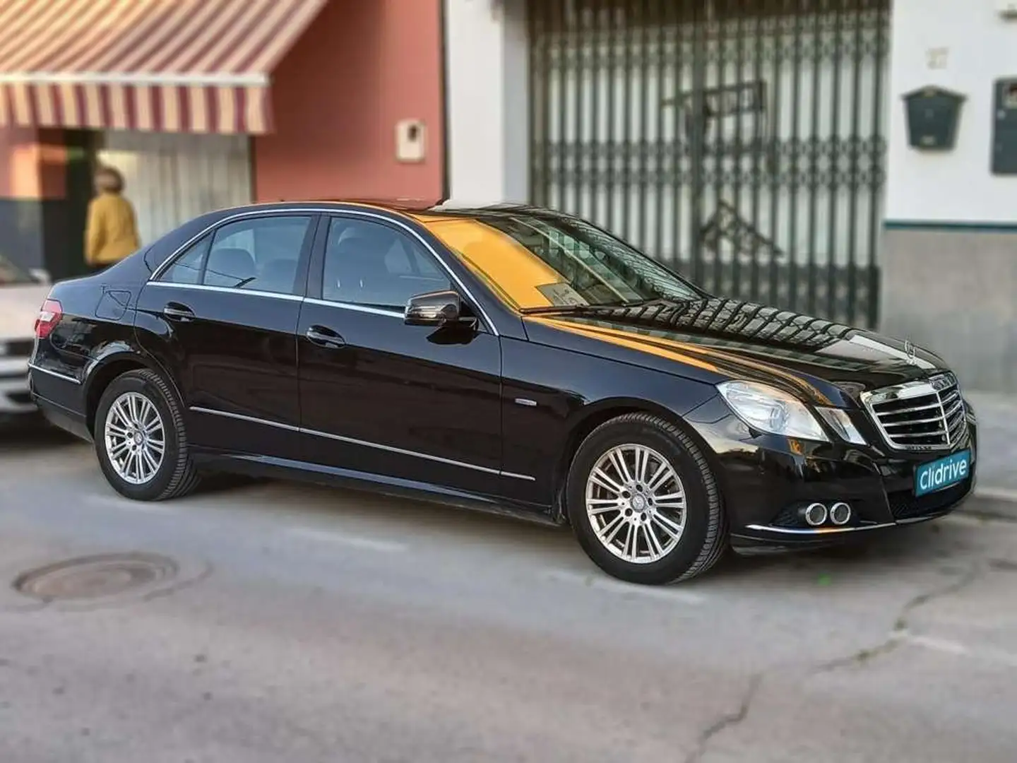 Mercedes-Benz E 220 220CDI Classic Aut. Negro - 2
