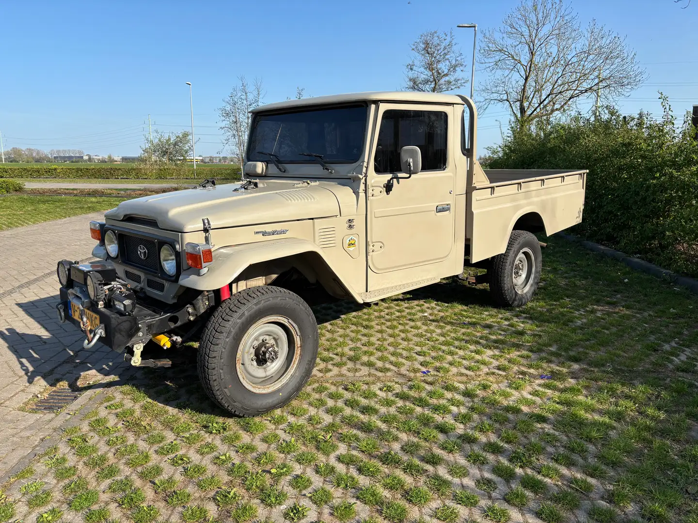Toyota Land Cruiser FJ-45 Bej - 2