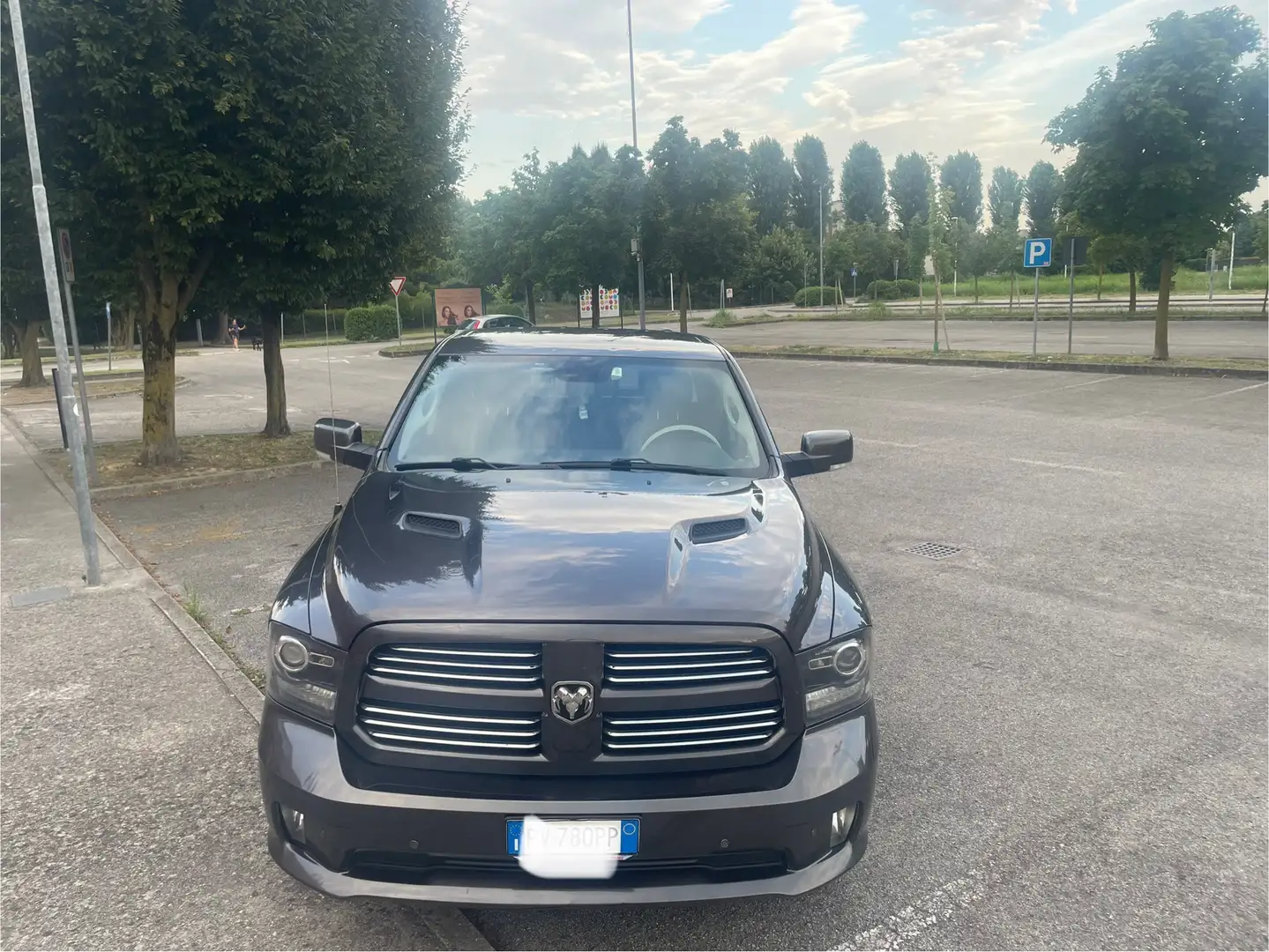 RAM 1500 sport Gris - 1