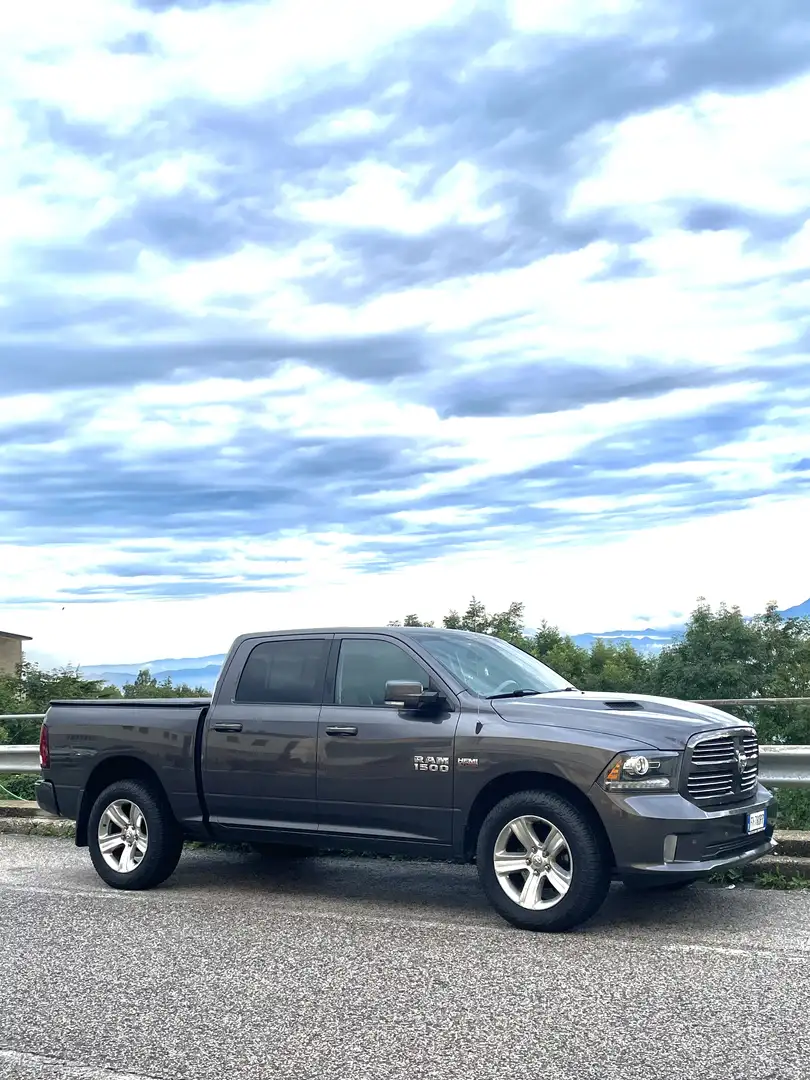RAM 1500 sport Grigio - 1