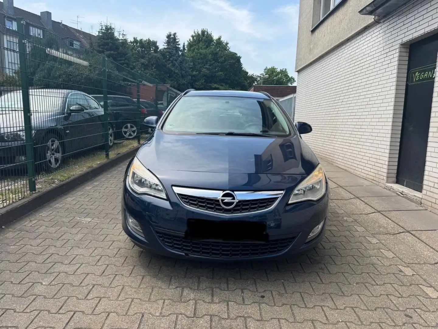 Opel Astra J Sports Tourer EditionTÜV NEU*2.HAND*NAVI Blau - 2