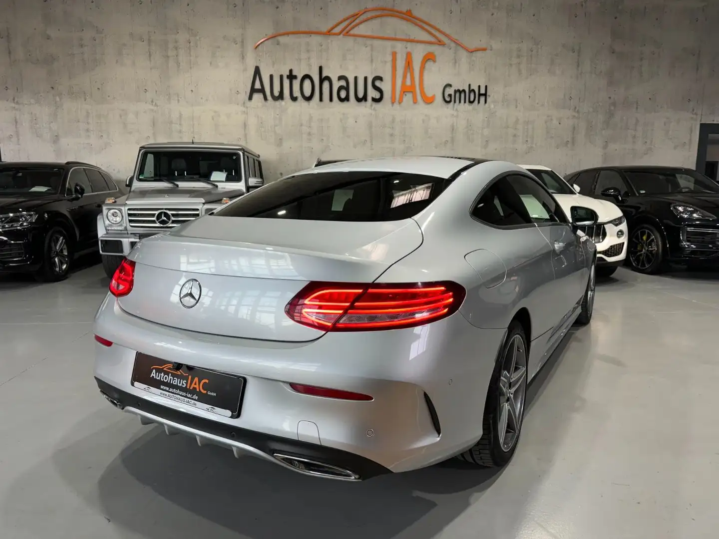 Mercedes-Benz C 220 Coupe/PANO/NAVI/RFK/LED/AMG/TOTW Silver - 2
