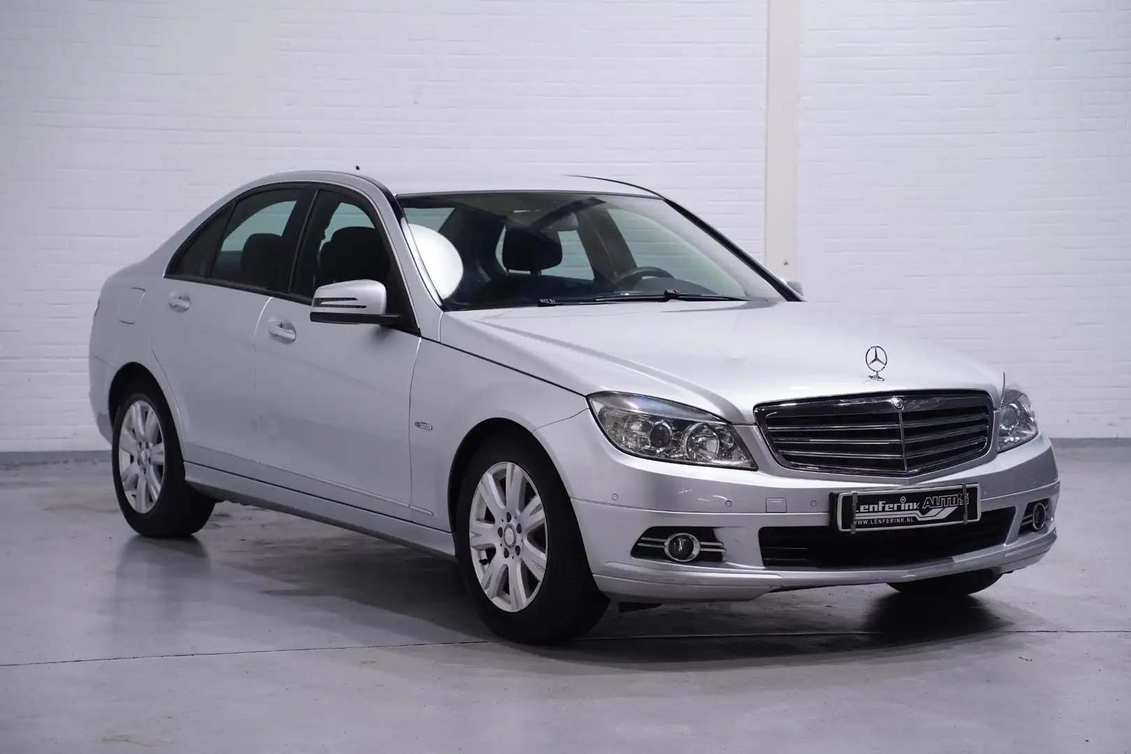 Mercedes-Benz C 180 K BlueEFFICIENCY Business Class Navi PDC v+a NAP Grau - 2