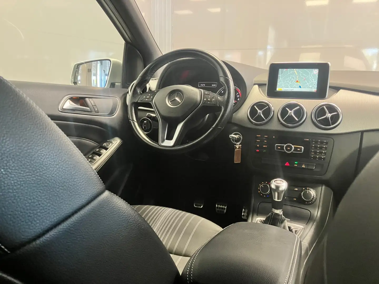 Mercedes-Benz B 180 Ambition | Navigatie | Parkpilot | Gris - 2