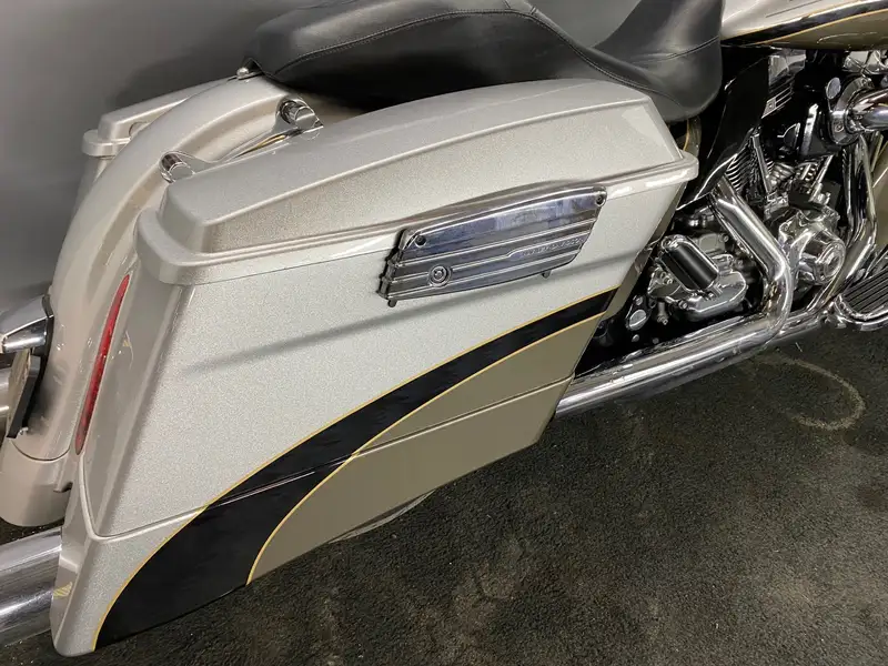 Harley-Davidson Road Glide - foto 3