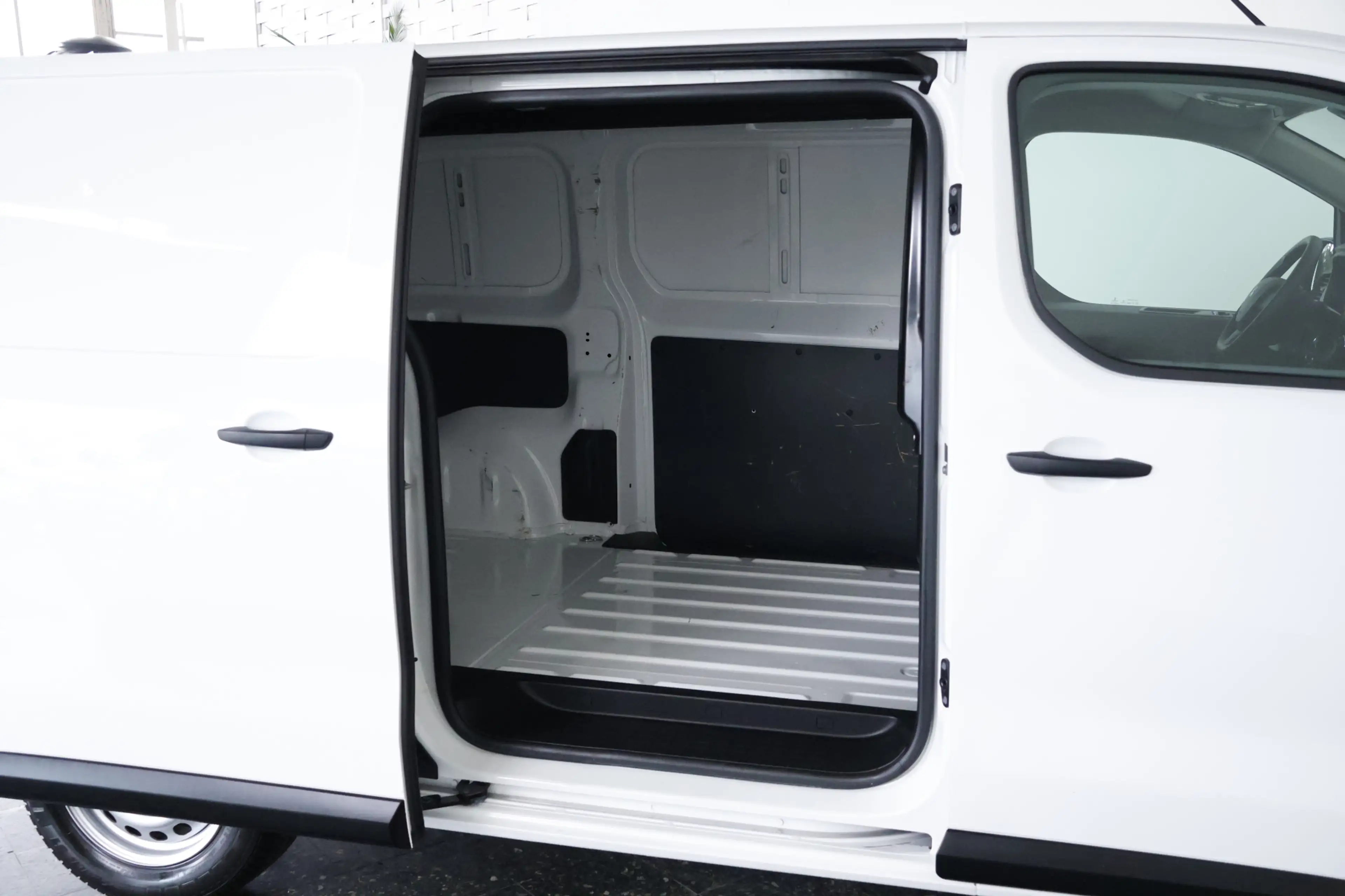 Peugeot Expert 2.0 BlueHDI 145 Standard Premium / Automaat / Crui — photo 15