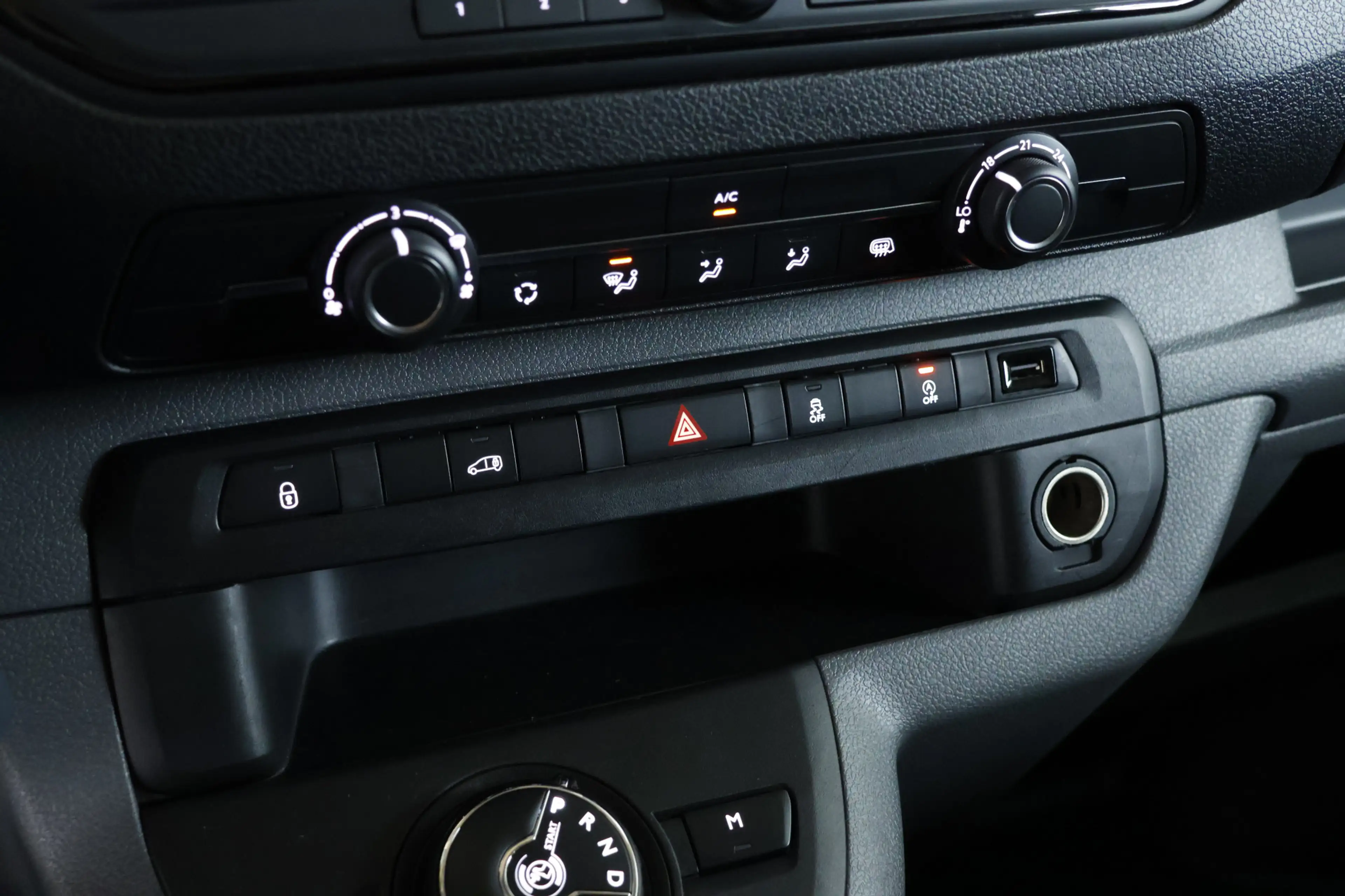 Peugeot Expert 2.0 BlueHDI 145 Standard Premium / Automaat / Crui — photo 12