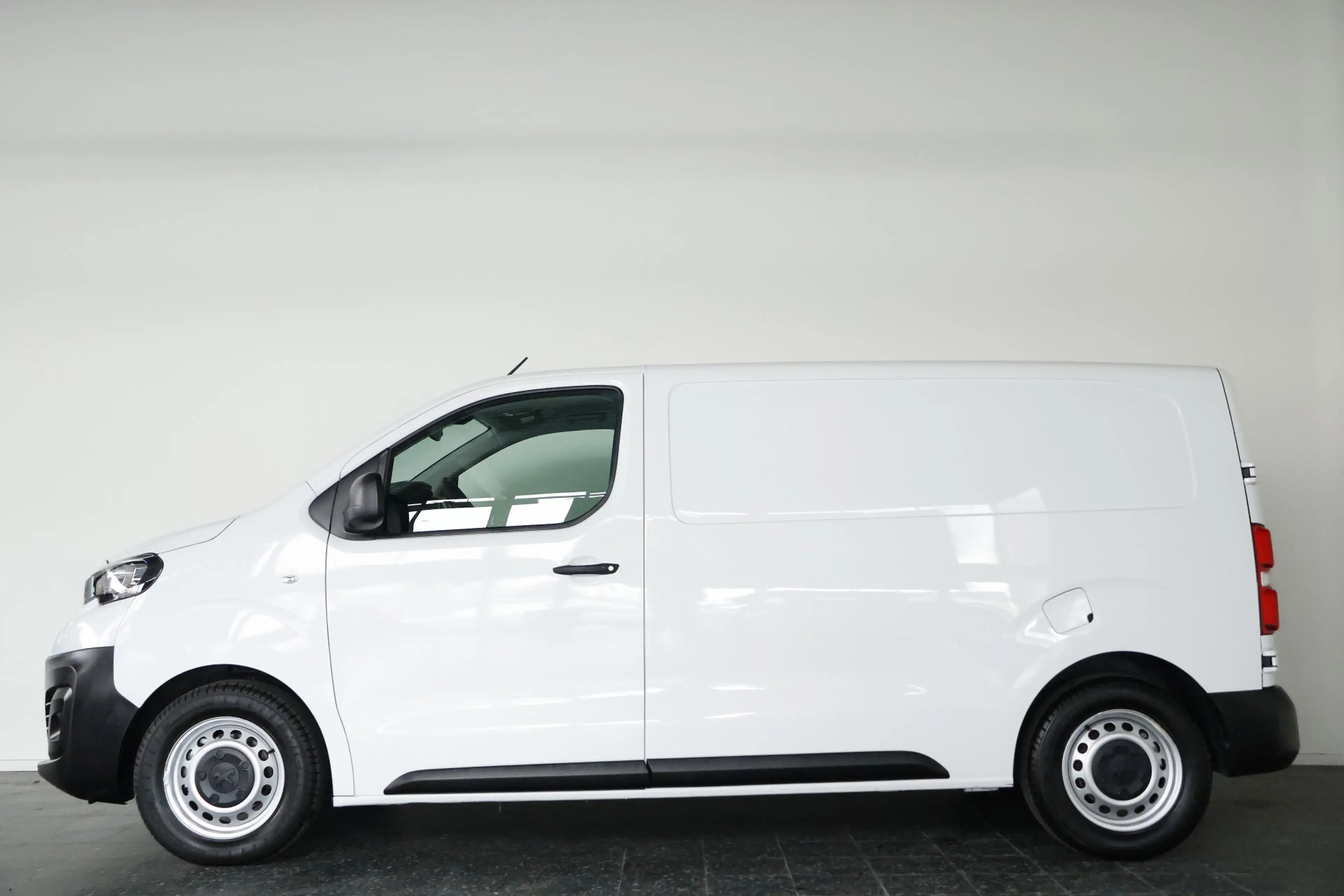 Peugeot Expert 2.0 BlueHDI 145 Standard Premium / Automaat / Crui — photo 20