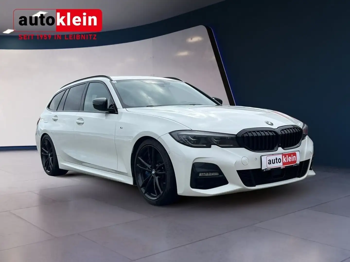BMW 330 e xDrive M Sport Weiß - 1