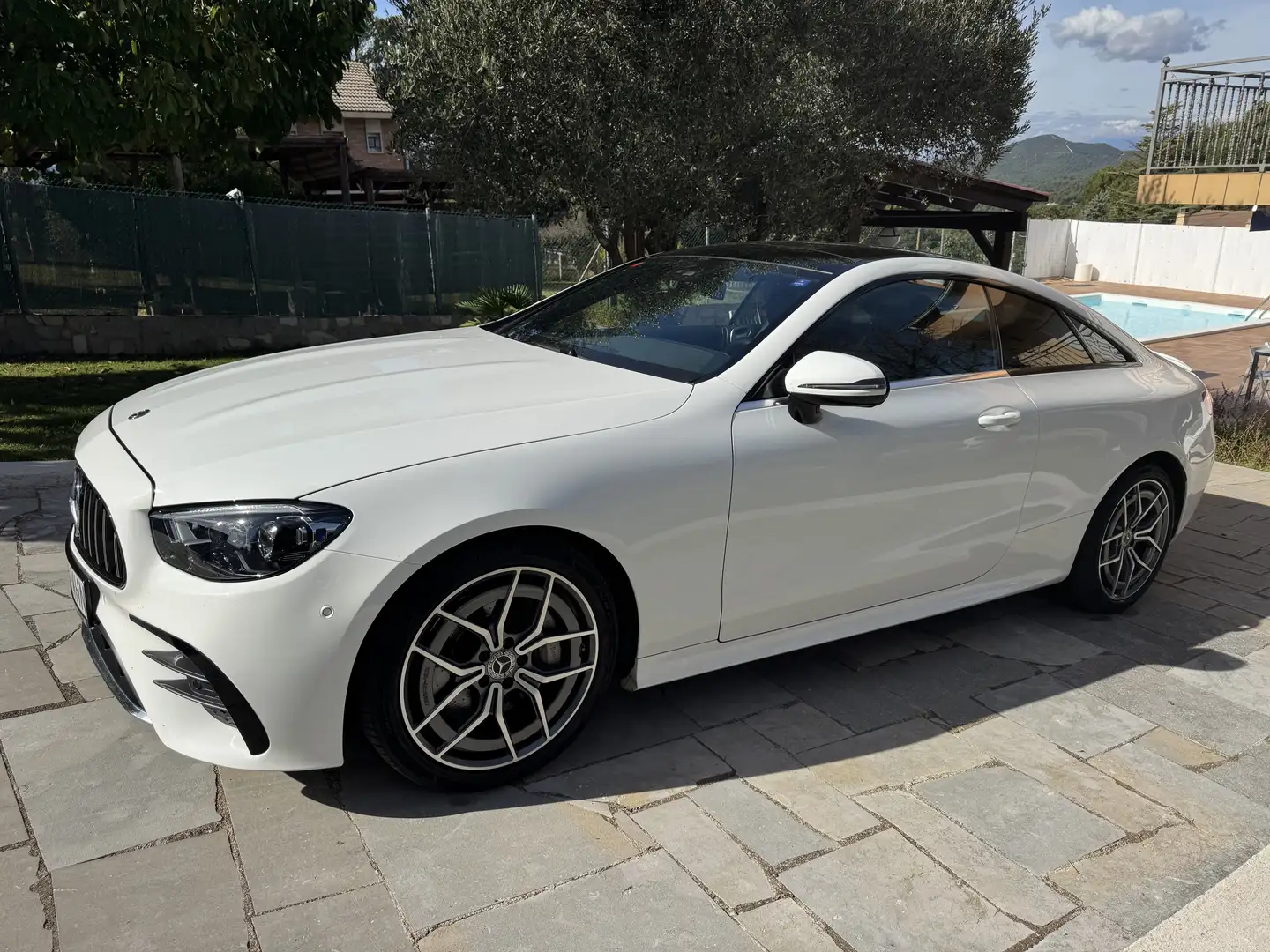 Mercedes-Benz E 300 Coupé Aut. - 2