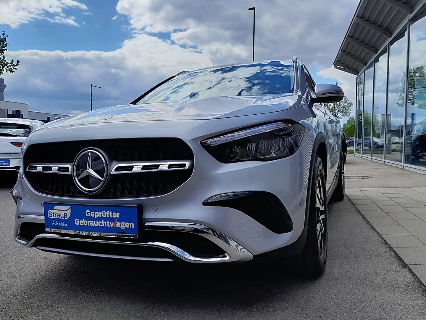 Mercedes-Benz GLA 180 Progressive *Rückfahrkamera*beh. Lenkrad*elektr... Silber - 2
