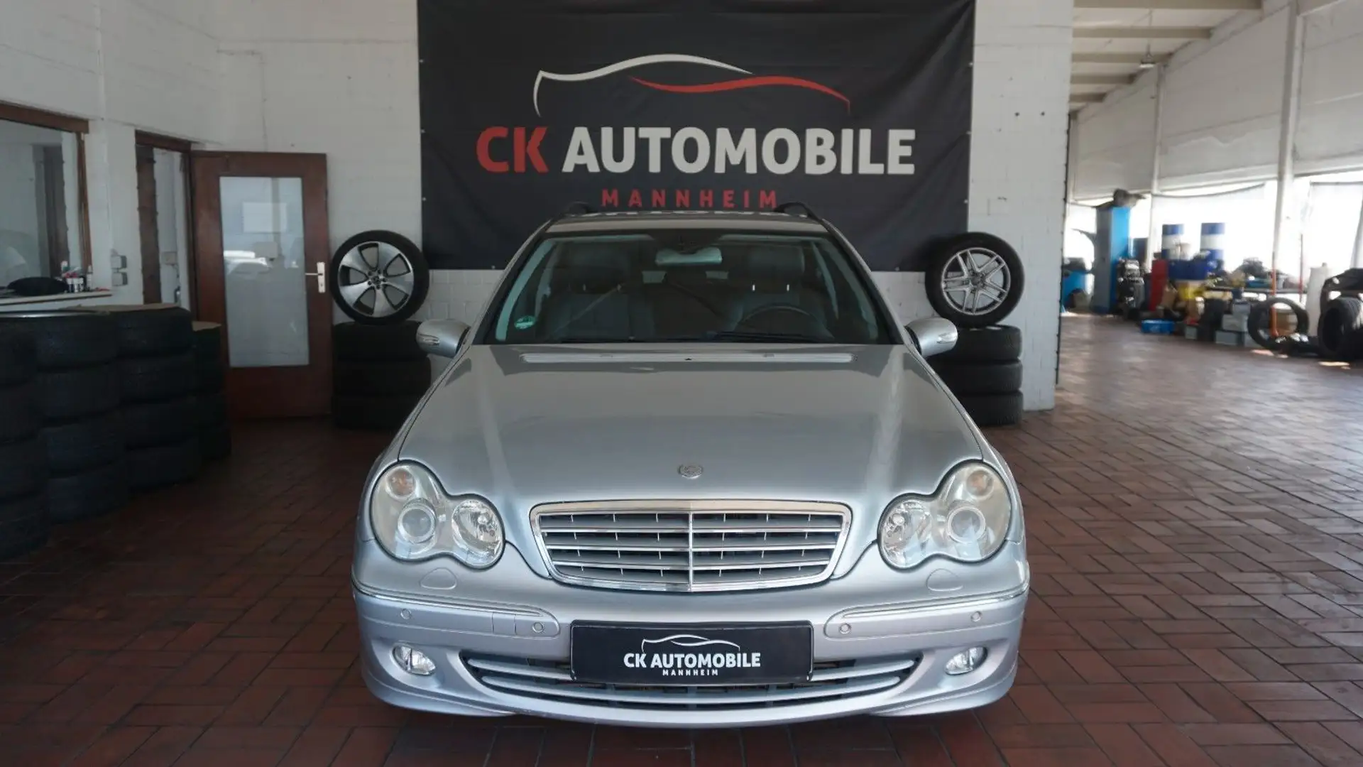 Mercedes-Benz C 180 Plateado - 1