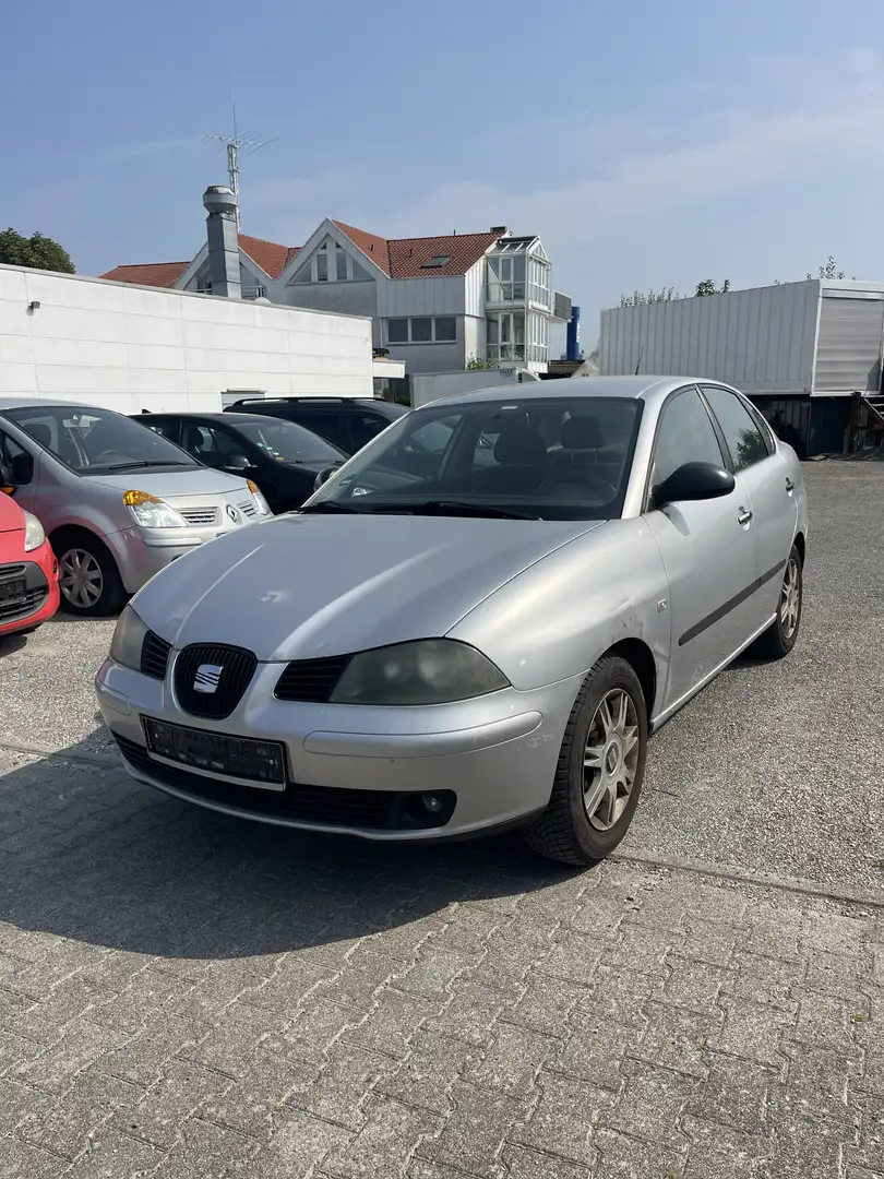SEAT Cordoba Sport Grau - 2