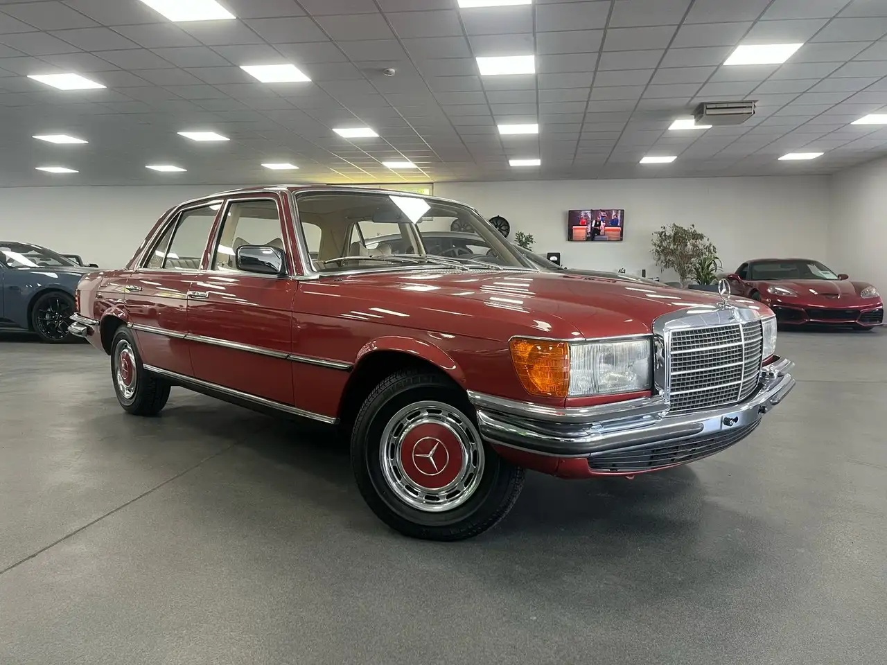 Mercedes-Benz 280 SE W116 Originallack/1. Hand/Schalter/Neuzustand, foto 4