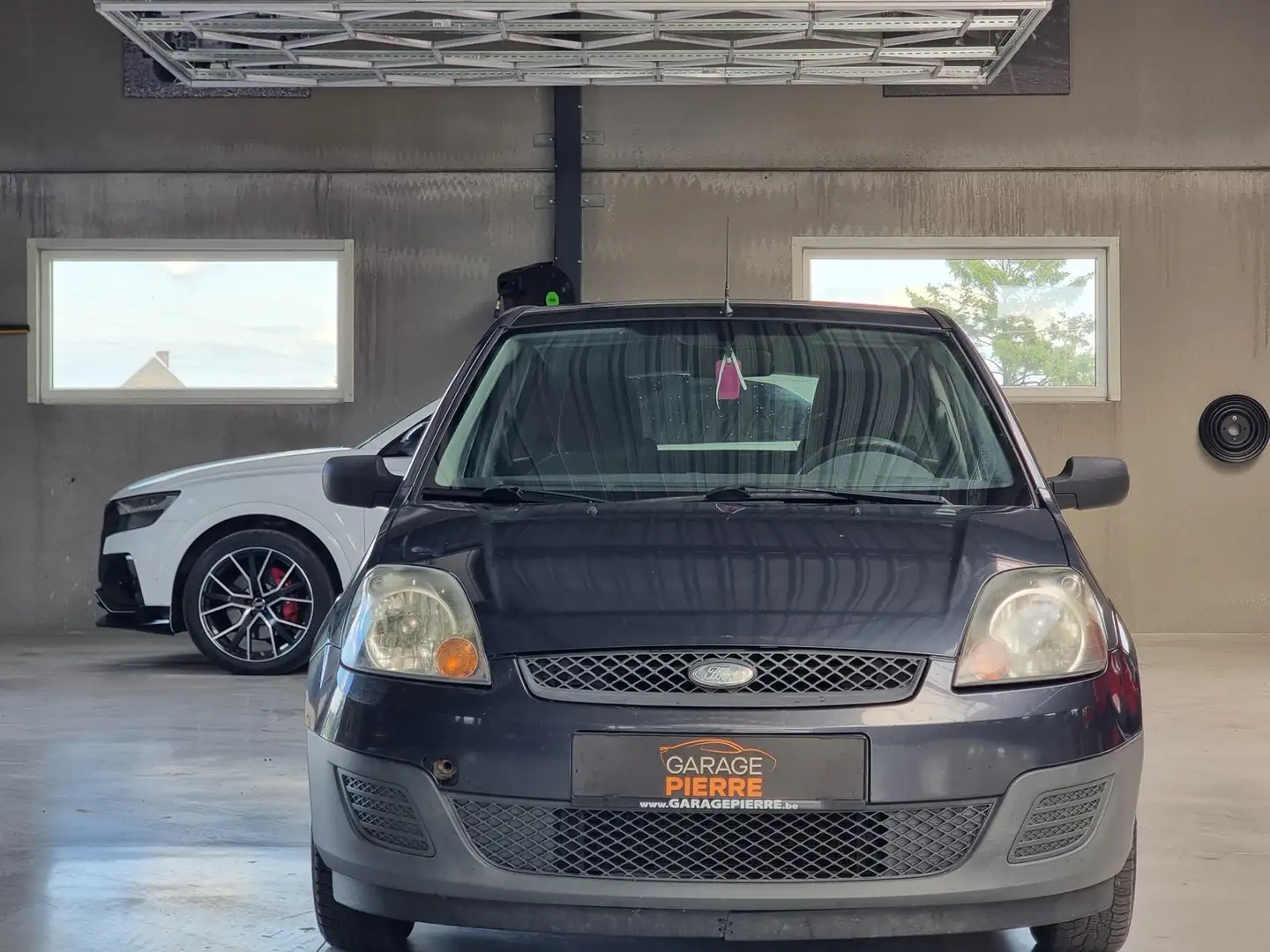 Ford Fiesta Fiesta 1.3i Ambiente - 2