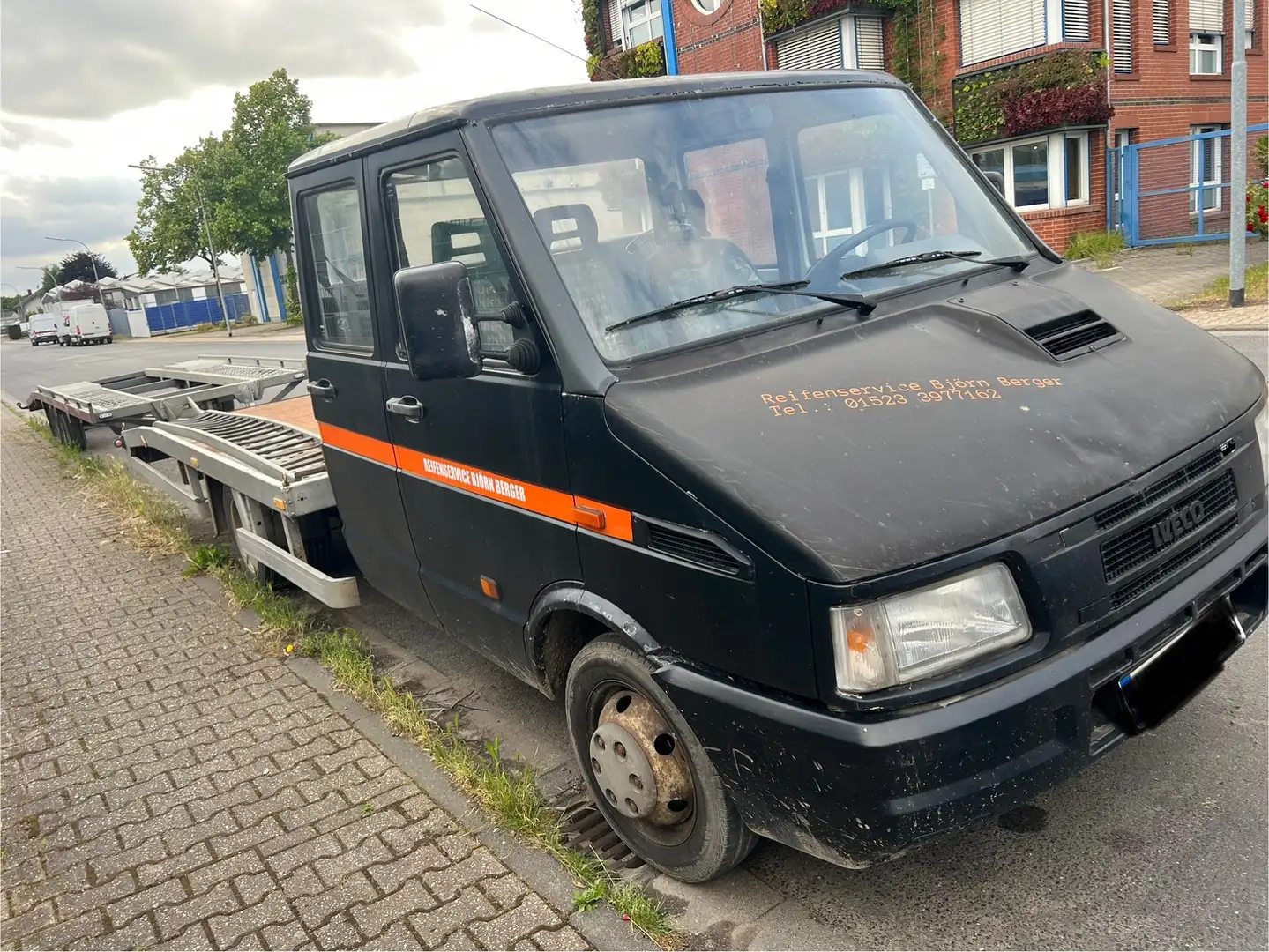 Iveco Daily 35-2,8L Doppelkabine,AbschleppwagenAutotransporter Noir - 2