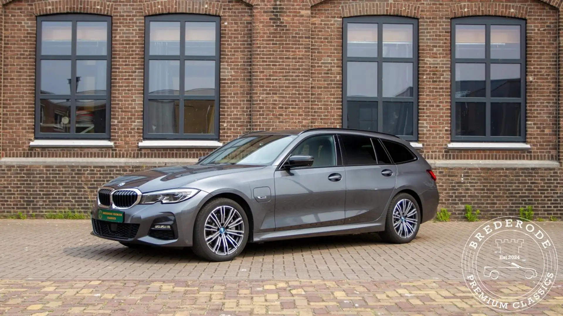BMW 330 330e Touring | M-Sport Grijs - 1