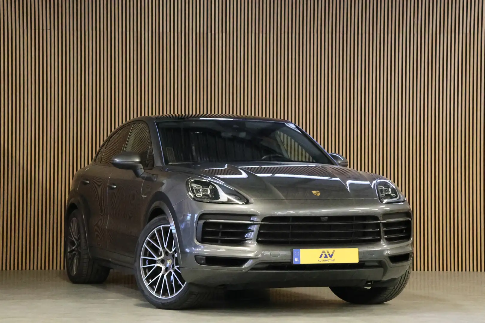 Porsche Cayenne Coupé 3.0 E-Hybrid 462PK | Panoramadak | 360 Camer Grijs - 2