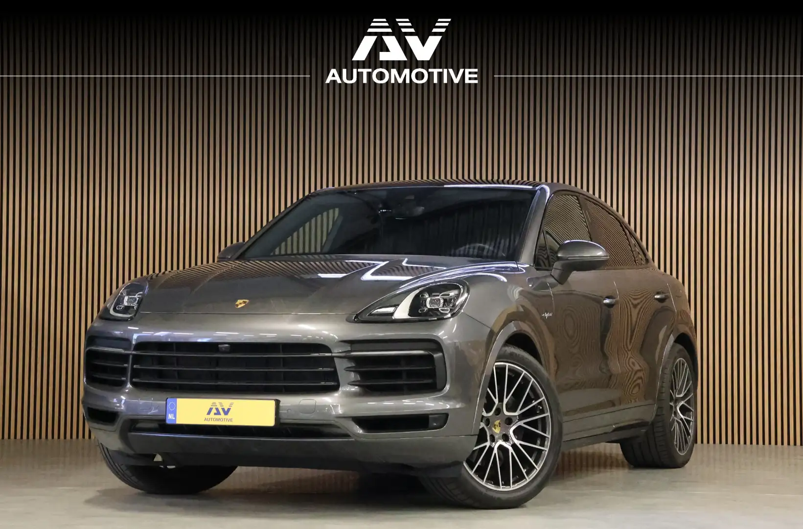 Porsche Cayenne Coupé 3.0 E-Hybrid 462PK | Panoramadak | 360 Camer Grijs - 1