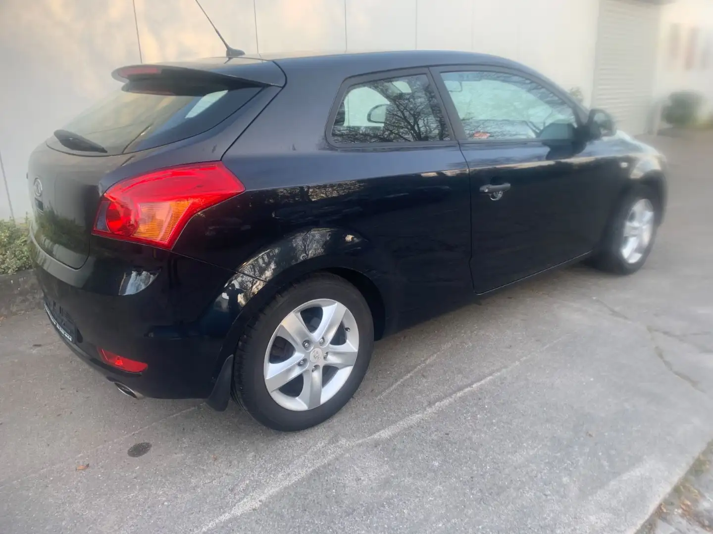 Kia Ceed / cee'd LX 2. Hand top Zustand Klima ZV etc Schwarz - 2