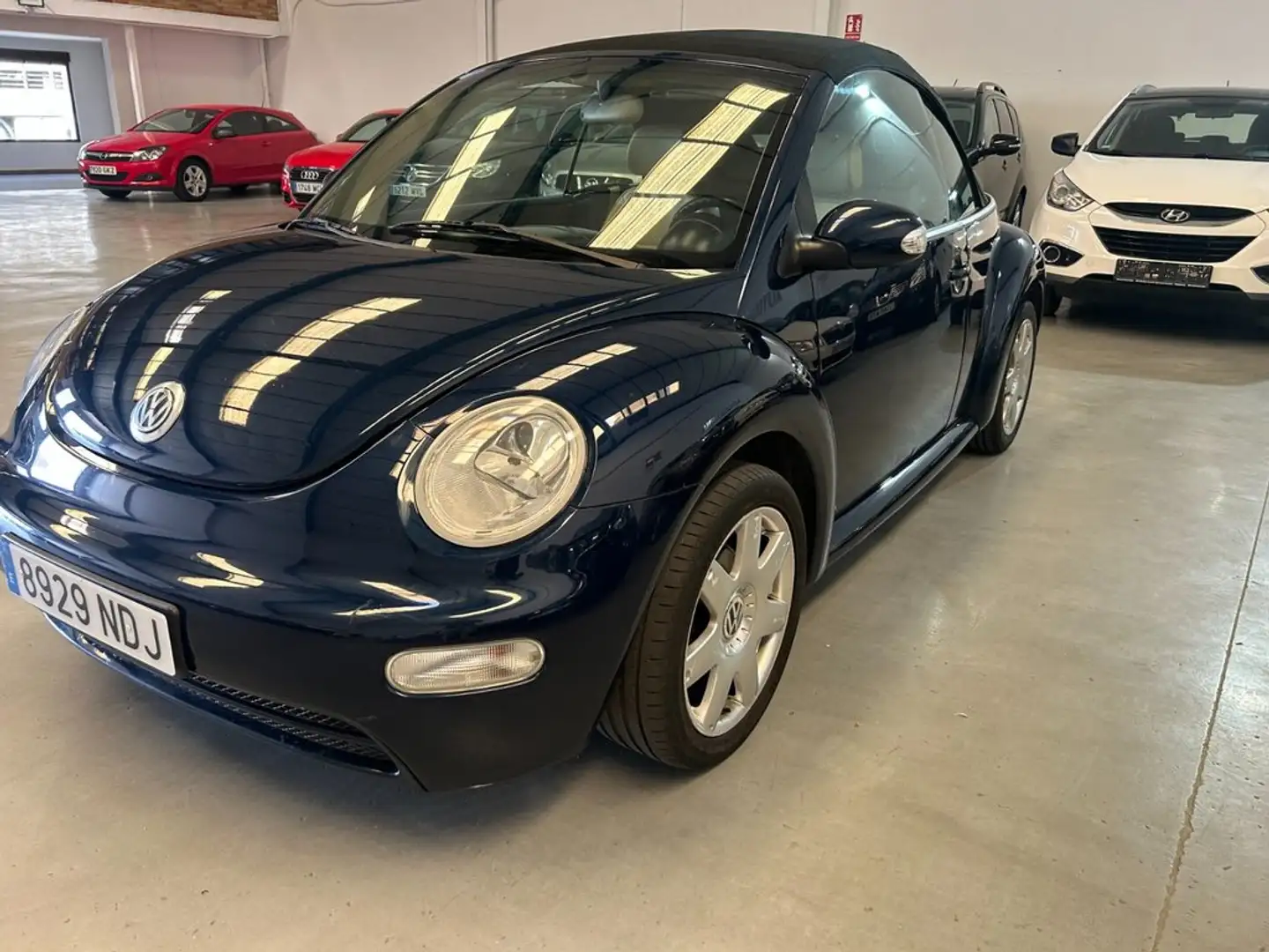 Volkswagen Beetle 1.9 TDI 100CV Cabriolet Mavi - 2