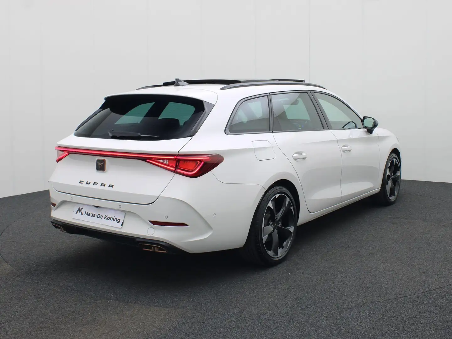 CUPRA Leon Sportstourer 1.4e-Hybrid 150kW/204PK DSG · Panoram Wit - 2