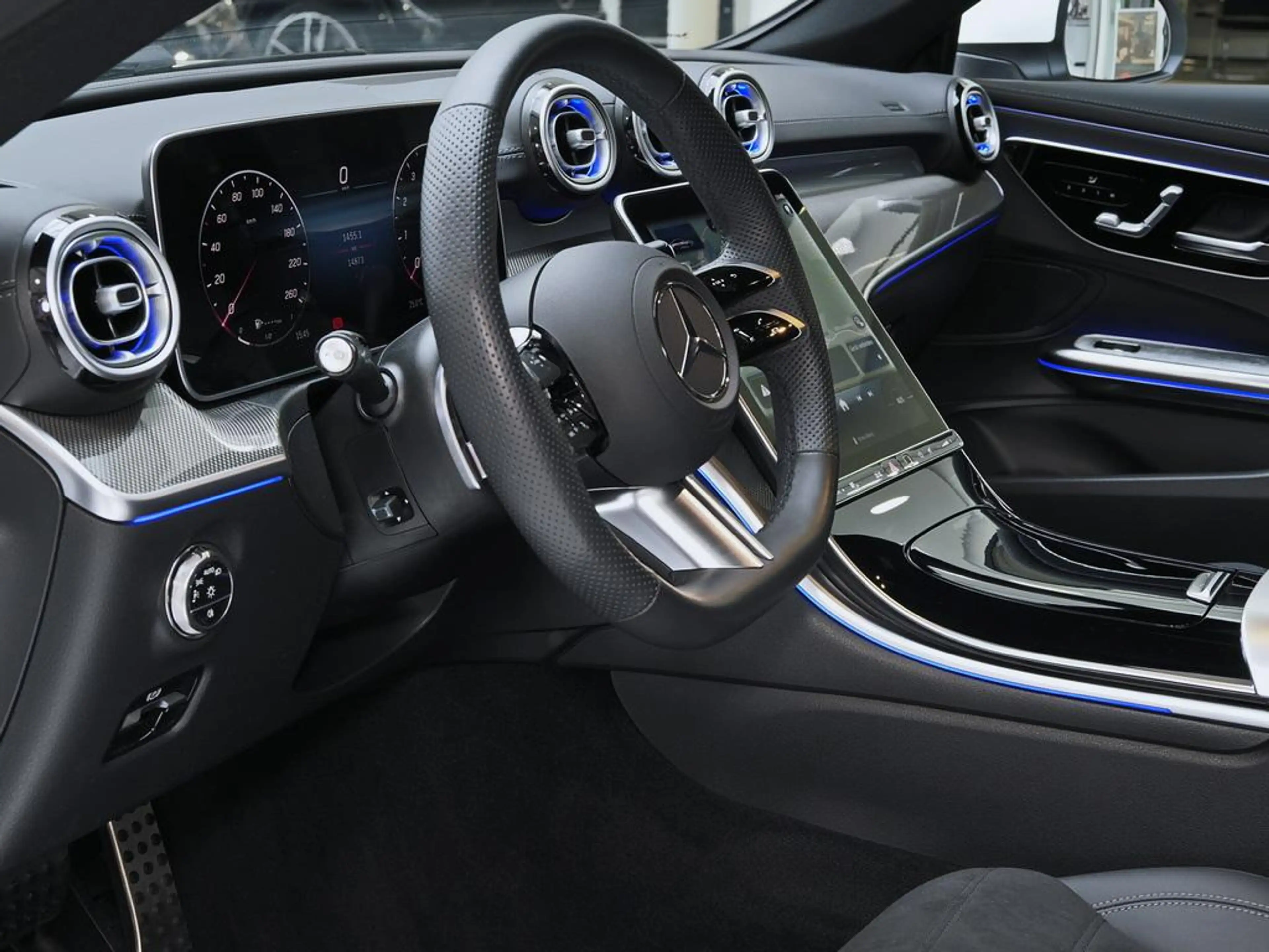 Mercedes-Benz CLE 200 COUPE AMG 19" AMG PANO WINTERPAKET MEMO — photo 10