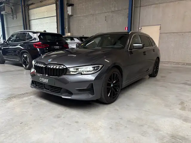BMW 318 dA Touring Advantage l Pano l Leather Sports Seats l Adaptive Cruise l CarPlay